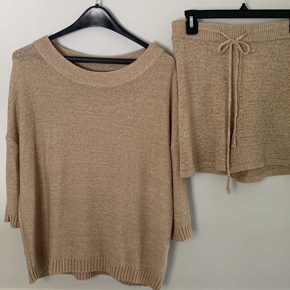 Weekend Sale! Vici Collection size medium tan short set. - Picture 3 of 3